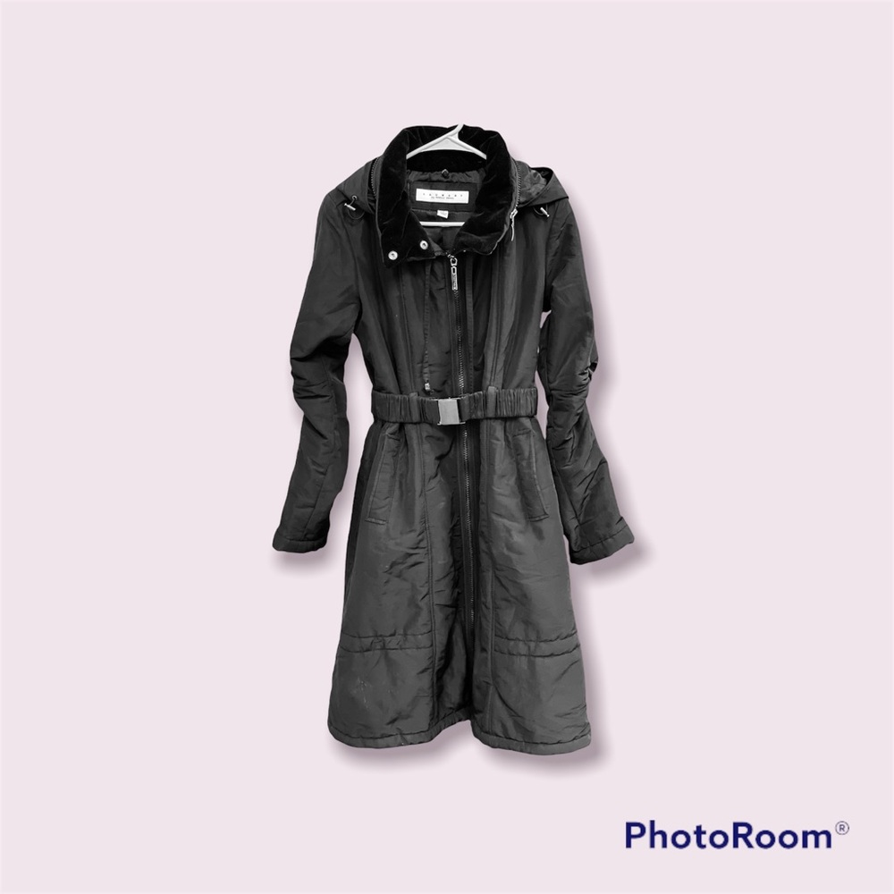 Gently wear women long coat, Brand Laundry “ size small